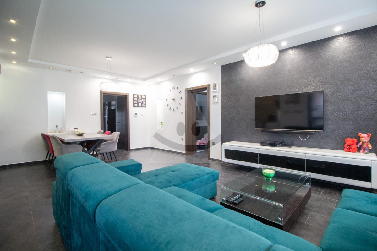 Na predaj moderný 5-izbový rodinný dom s perfektnou dostupnosťou do Bratislavy, Viedne aj Budapesti, Lével