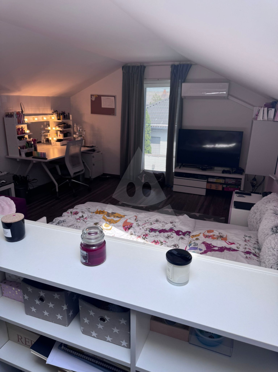 Na predaj moderný 5-izbový rodinný dom s perfektnou dostupnosťou do Bratislavy, Viedne aj Budapesti, Lével