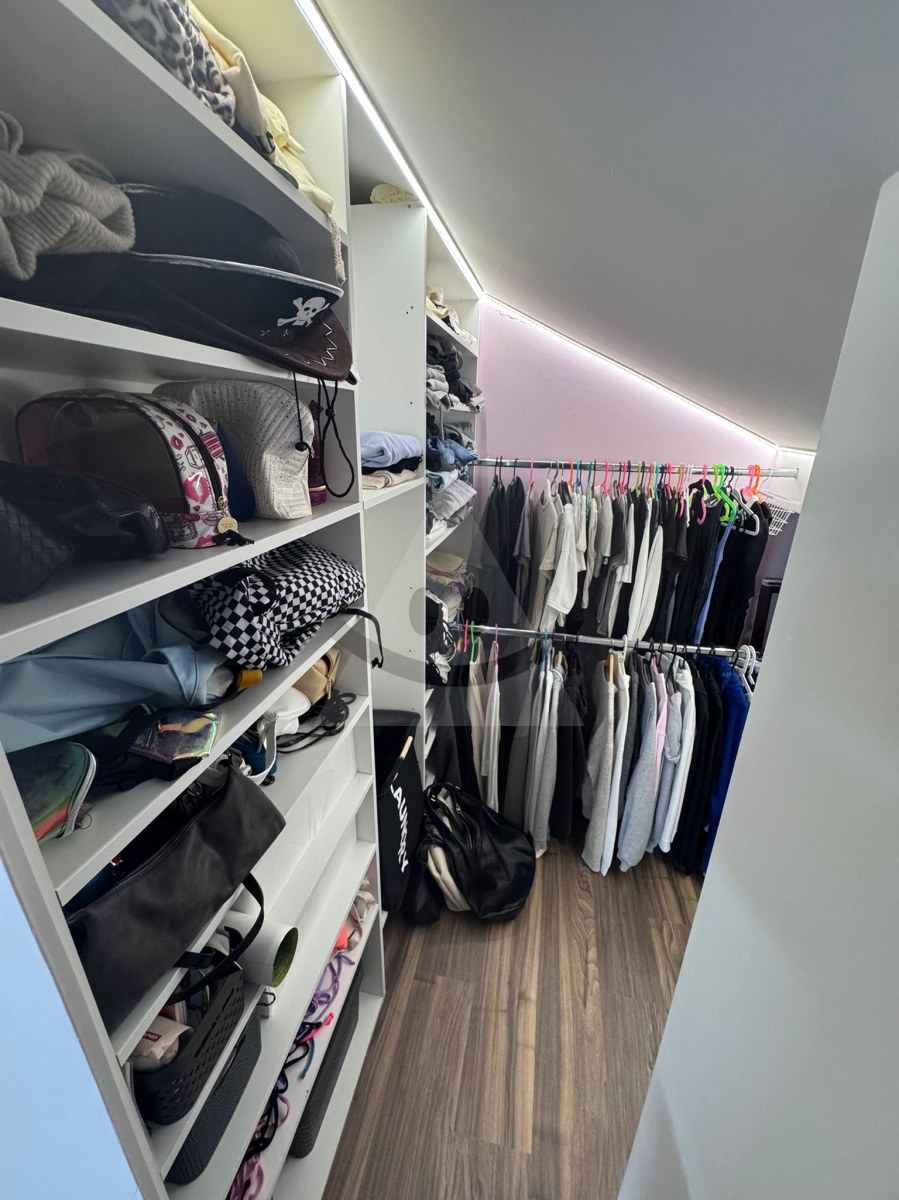 Na predaj moderný 5-izbový rodinný dom s perfektnou dostupnosťou do Bratislavy, Viedne aj Budapesti, Lével