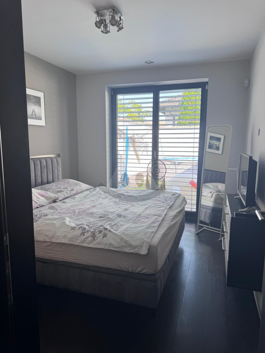 Na predaj moderný 5-izbový rodinný dom s perfektnou dostupnosťou do Bratislavy, Viedne aj Budapesti, Lével