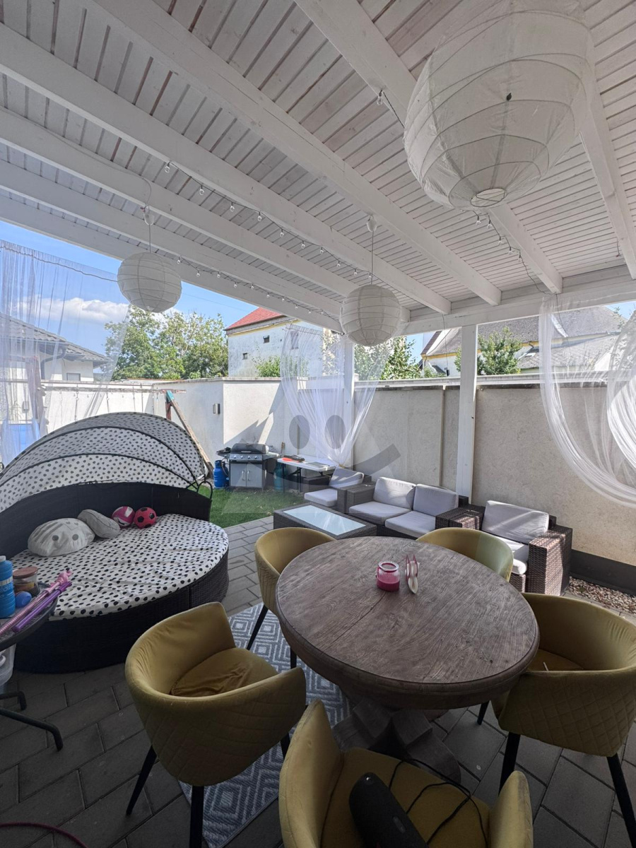 Na predaj moderný 5-izbový rodinný dom s perfektnou dostupnosťou do Bratislavy, Viedne aj Budapesti, Lével