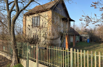 Family house in the village of Trávnik for sale