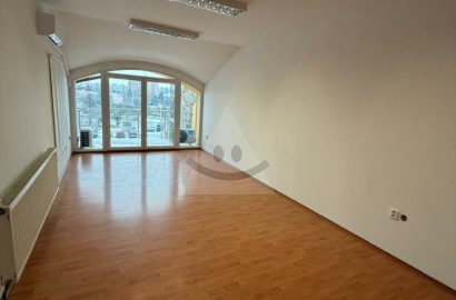 Business Object for rent, Nám.Kossutha, Komárno
