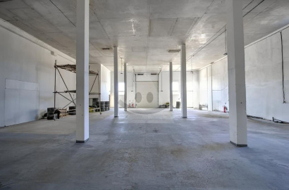 Podnikateľský objekt/sklad a pozemok na prenájom, Bernolákovo